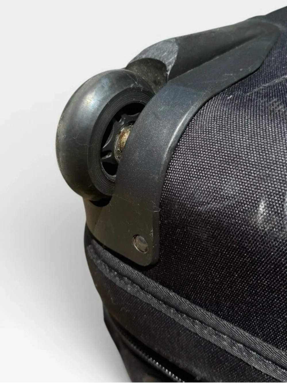 Nike FiftyOne49 Large Suitcase Cordura Rolling Suitcase / Checked Travel Luggage